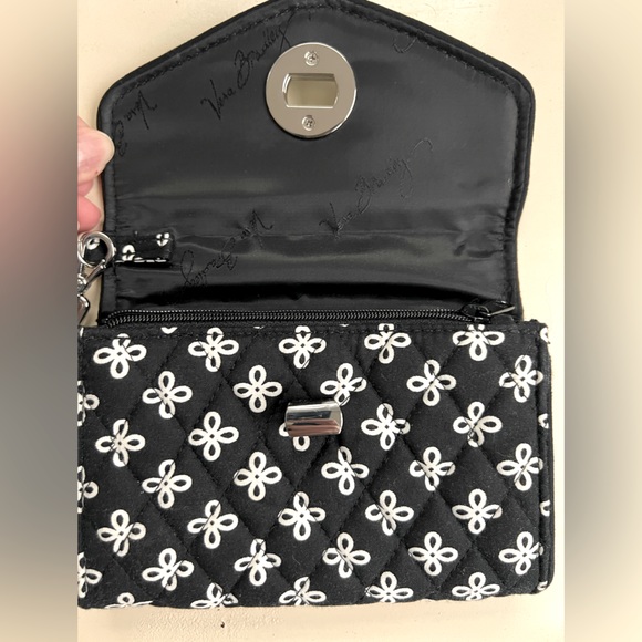 Vera Bradley Your Turn  Quilted Smartphone Wristlet - Picture 2 of 7